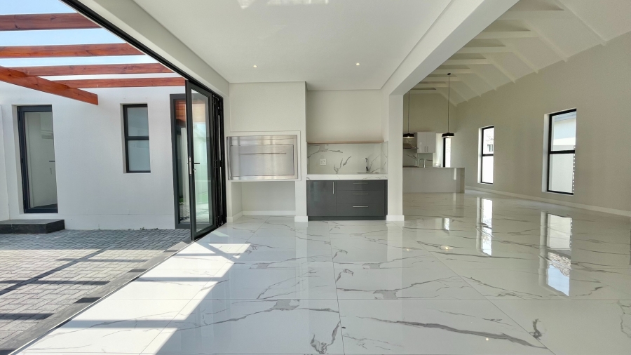 3 Bedroom Property for Sale in Sitari Country Estate Western Cape